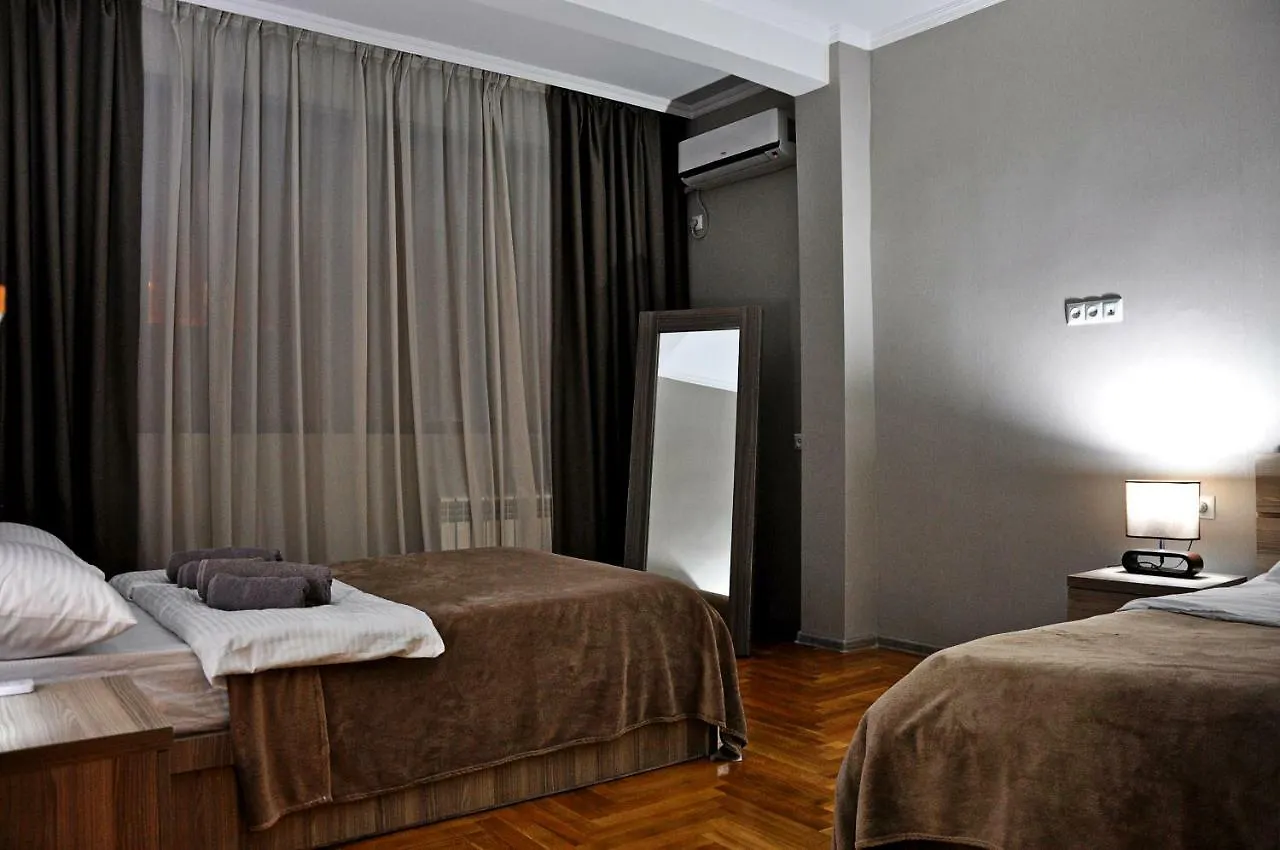 Luxury 4-Bedroom Apartment In The Center Tbilisi 0*,
